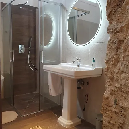 Casa Clotilde - Elegante Y Comodo En Apartment